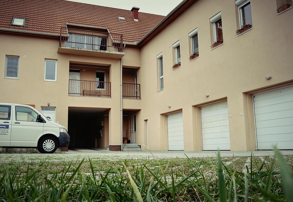 Family Residence Eger Exterior photo